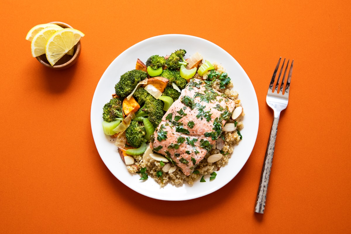 Spuntino Proteico: Hummus e Verdure